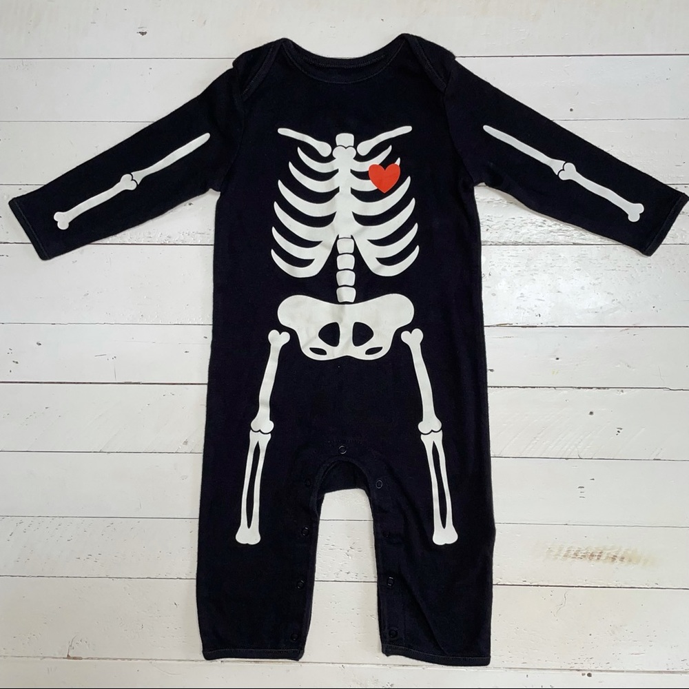 Old Navy Unisex Halloween Glow in the Dark Skeleton Onesie Pajamas